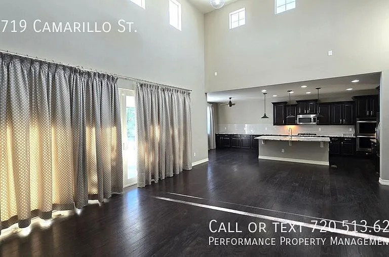 11719 Camarillo St — Photo 7
