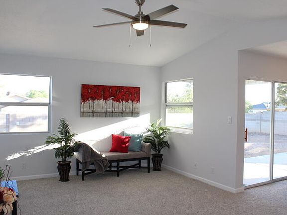 5th image of 229 Sommerset Dr SE