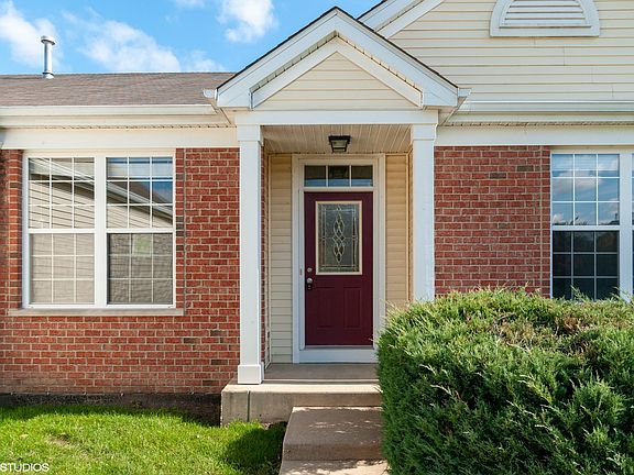 2nd image of 11417 S Glenbrook Cir