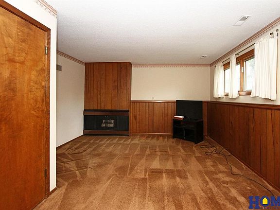 4th image of 1003 Carriage Way #5