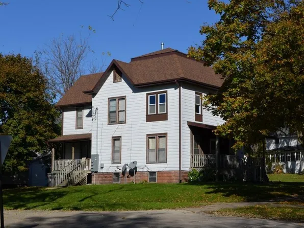 402 1st Ave NE, Oelwein, IA 50662