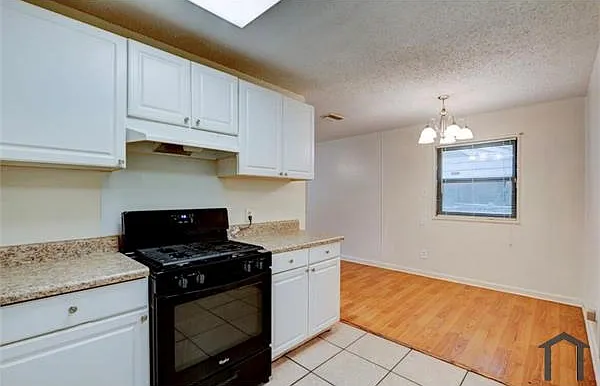 306 Evergreen Hl — Photo 11