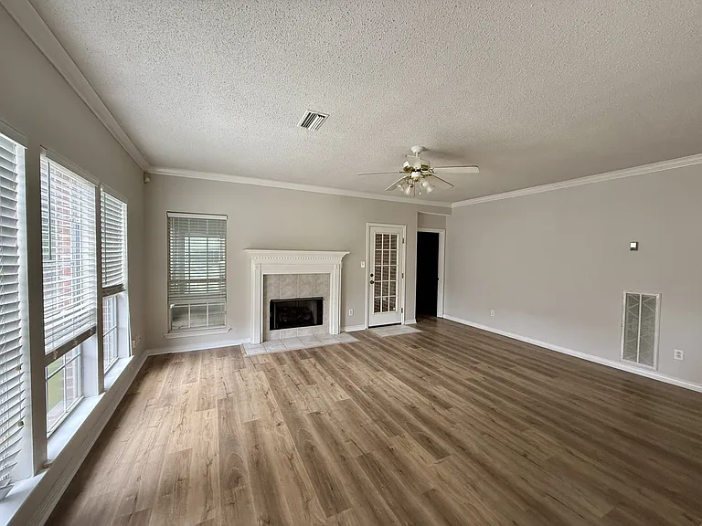854 Louise Ave — Photo 8