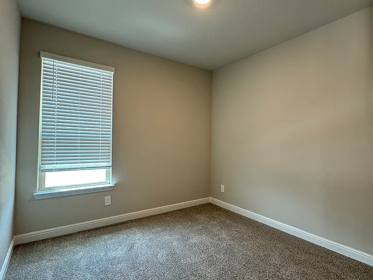 1201 Lisburn Dr — Photo 4
