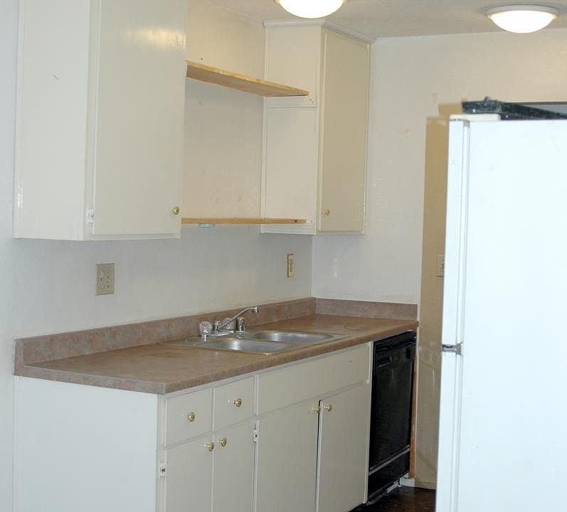 2nd image of 8377 Rasmussen Cir #1