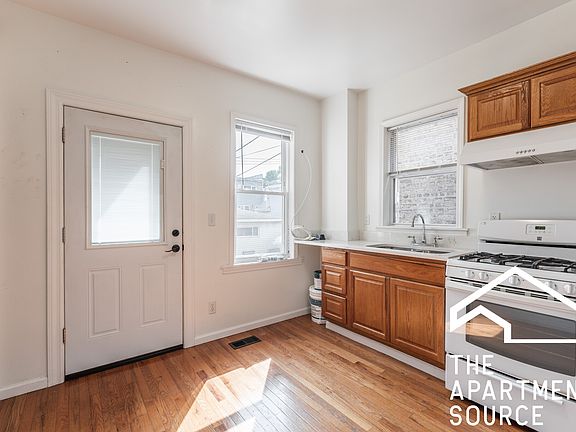 2nd image of 3511 W Beach Ave #1