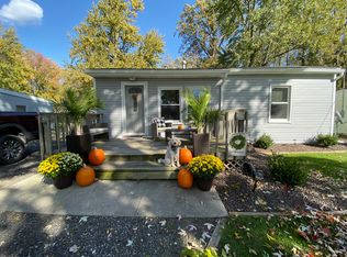 11147 Algonquin Dr, Pinckney, MI
