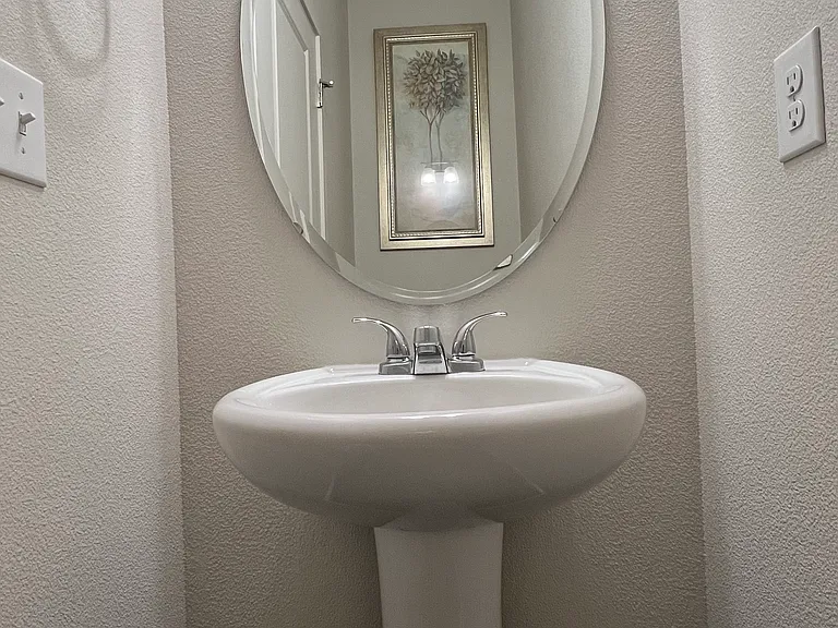 720 NE 138th Pl — Photo 13