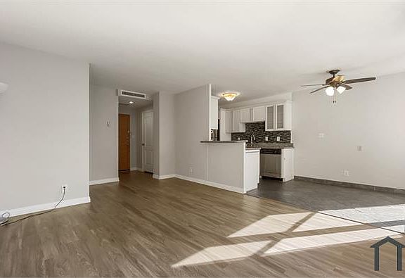 2nd image of 100 Atlantic Ave APT 516