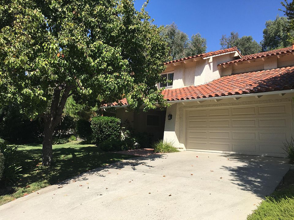 1st image of 925 Evenstar Ave