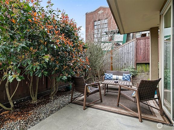 5th image of 2035 Eastlake Avenue E #104