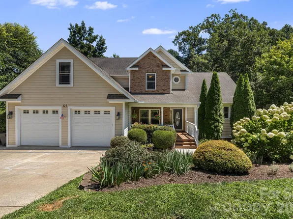329 Scarlet Tanager Ct, Arden, NC 28704