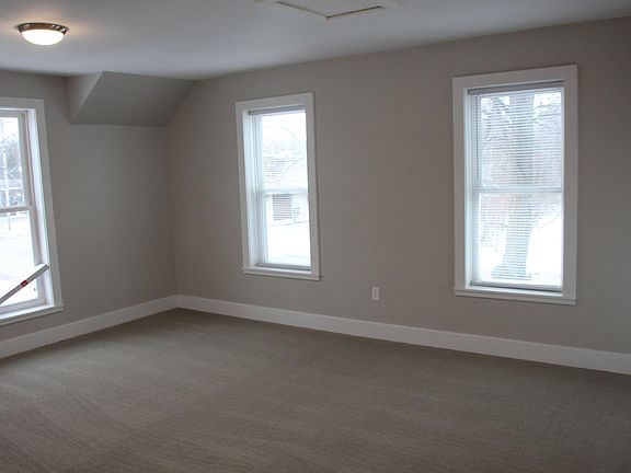 5th image of 135 Ames St #B