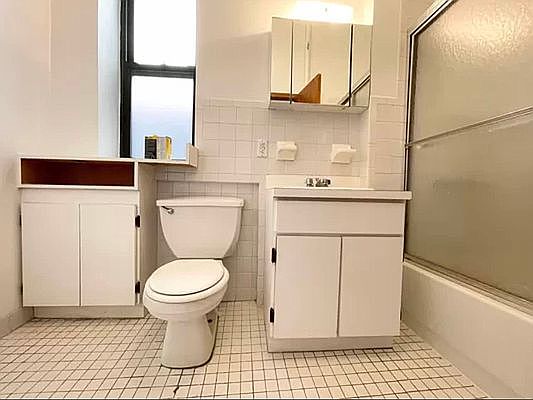 3rd image of 413 E 90th St #1