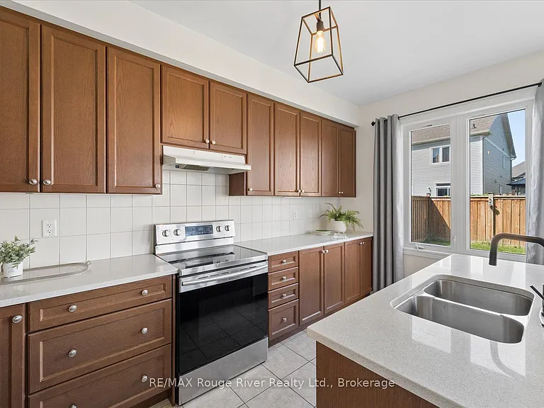 12 Bill Hutchinson Cres — Photo 24