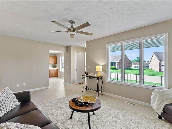 5th image of 609 N Julia St Unit 8