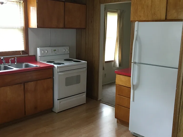 Valley Dr NW — Photo 8