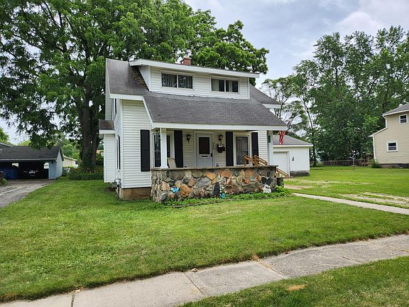 4th image of 370 Sigsbee St