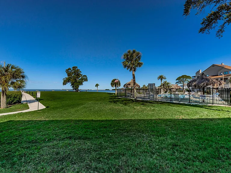 645 Windrush Bay Dr — Photo 26