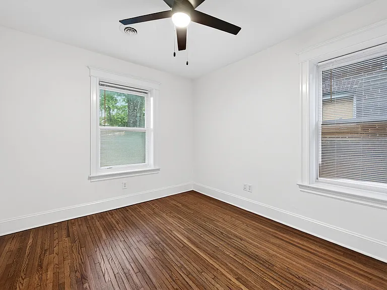 5744 Pershing Ave #1E — Photo 20