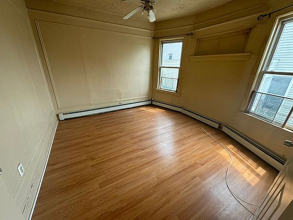 4th image of 355 Mundy Ln Unit 1E