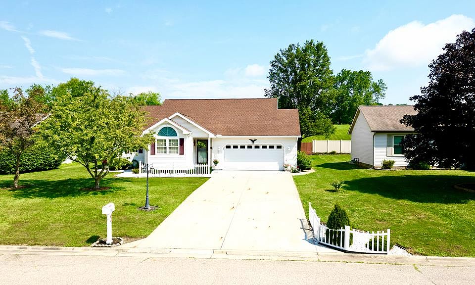 1st image of 182 Grant Dr