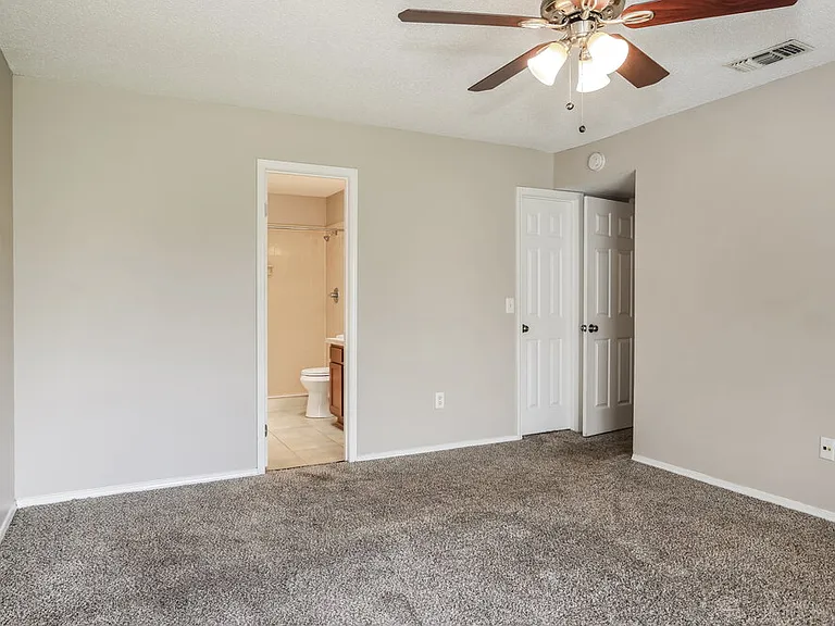 805 Elmwood St — Photo 10
