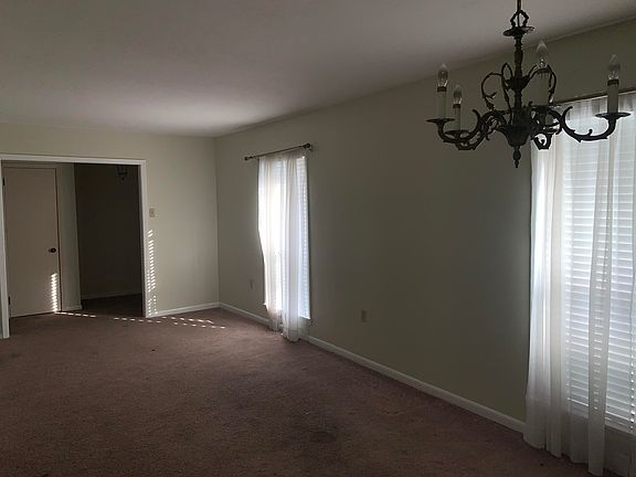 4th image of 209 Mandalay Dr