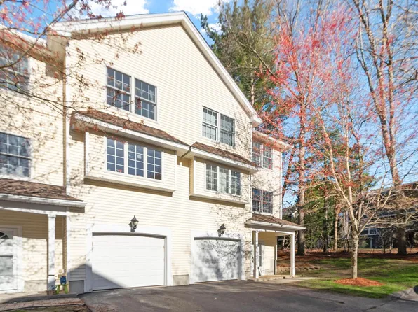 130 Turnpike Rd, Chelmsford, MA