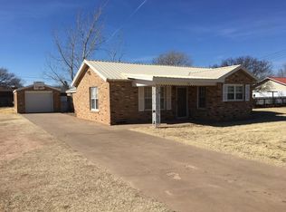 501 Ennis St, Plainview, TX 79072