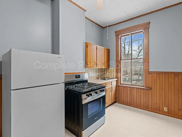 1210 Lynch St #A — Photo 8