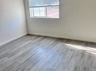 10516 S Broadway, Los Angeles, CA 90003