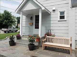 4th image of 12 Frances Dr