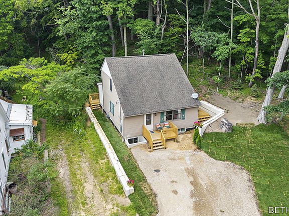 3rd image of 692 Mount Pisgah Blvd