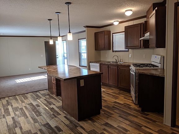 5th image of 4004 Highland Cir #31