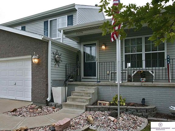 2nd image of 15716 Cottonwood St