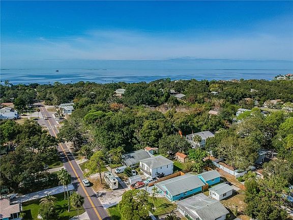 4th image of 212 Crystal Beach Ave
