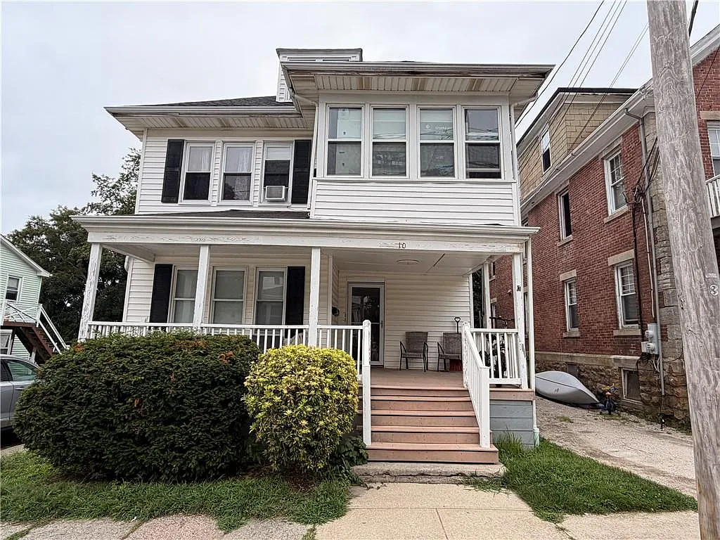 2 bed, 1060 sqft, $2,300 — Photo 2