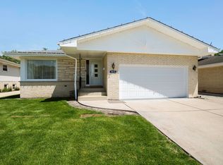 8415 N Clifton Ave, Niles, IL 60714