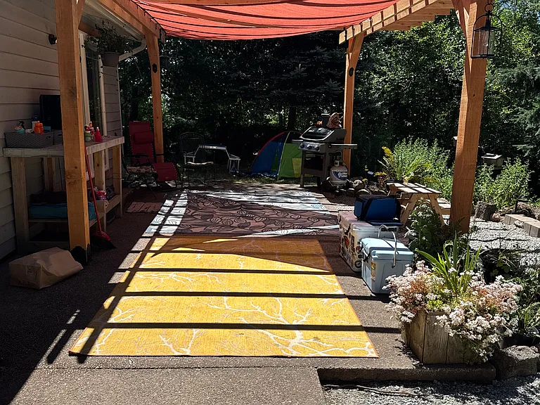 Covered patio with pergola