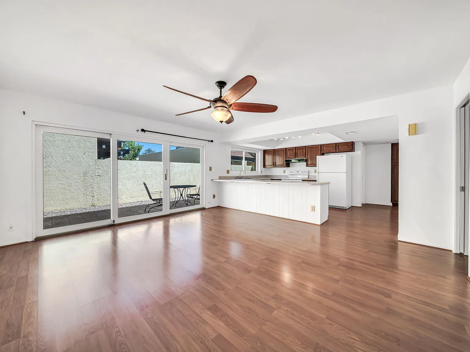 3 bed, 1612 sqft, $2,300 — Photo 4