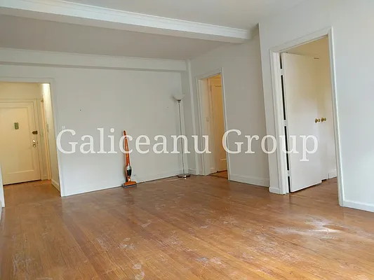 Rented by Lexington Real Estate Group | media 30