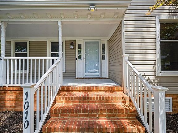 5th image of 1010 Cuervo Ct