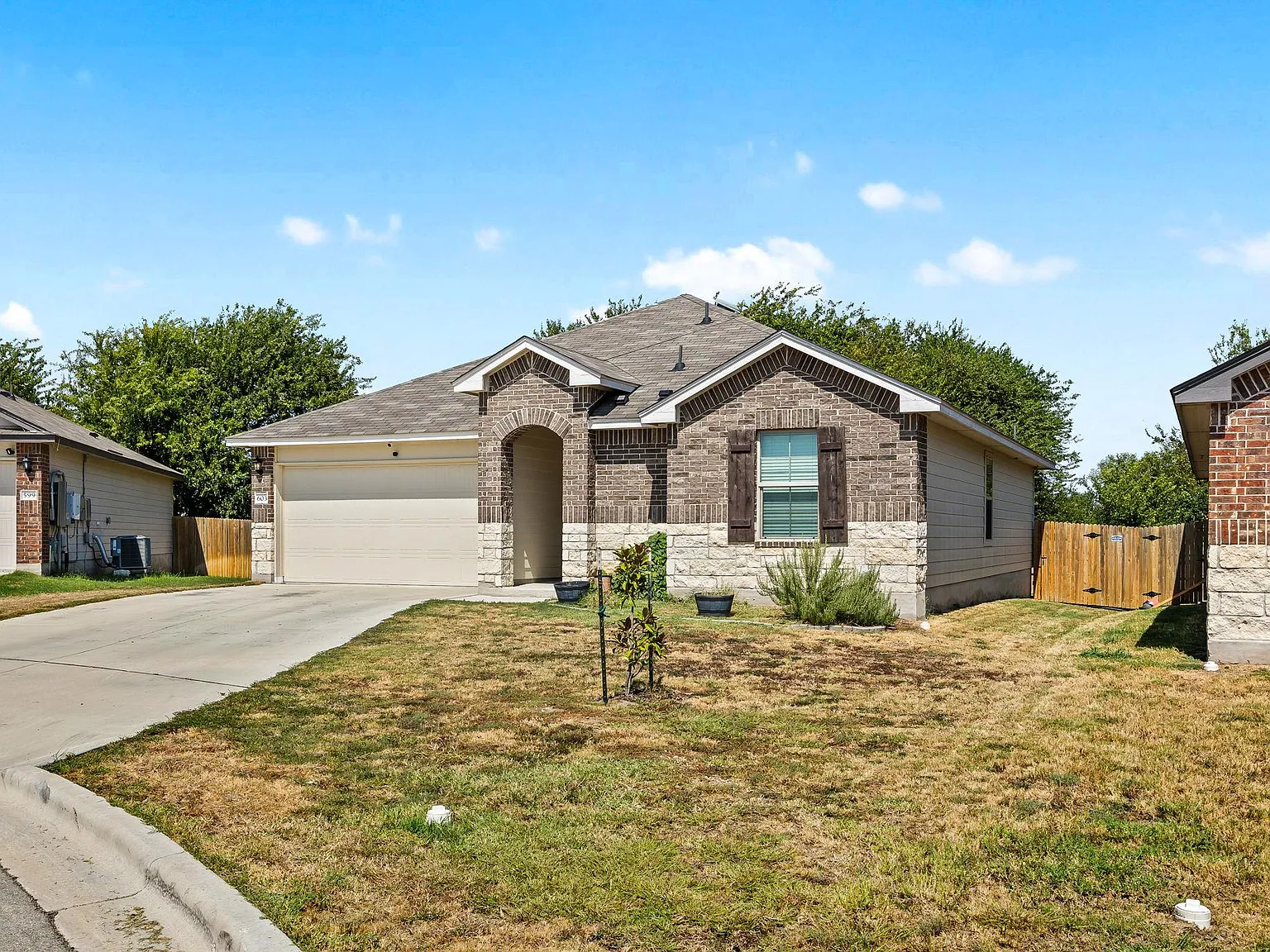 3 bed, 2.0 bath, 1251 sqft, $1,700 — Photo 3