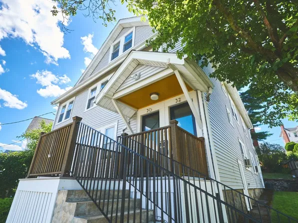 30 Edgecliff Rd #30, Watertown, MA 02472