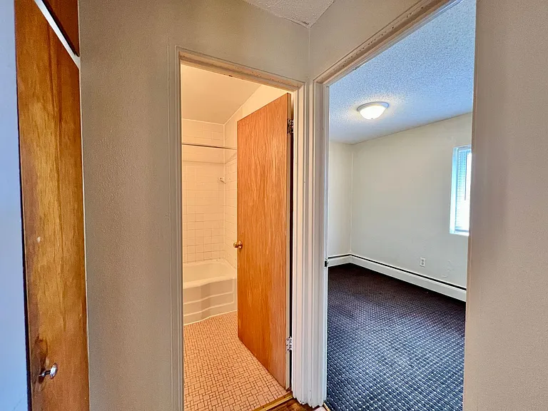 109 16th St NE — Photo 9