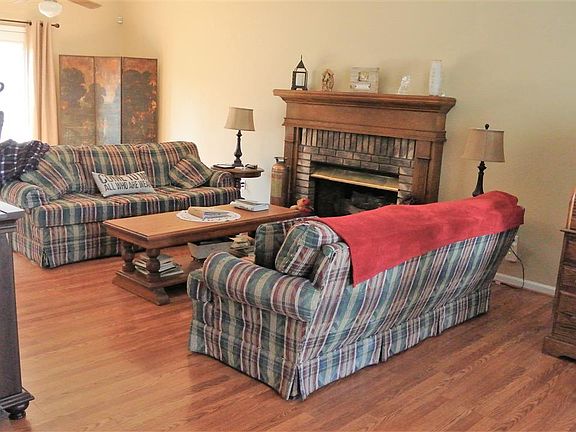 3rd image of 6211 Mountainwood Cir