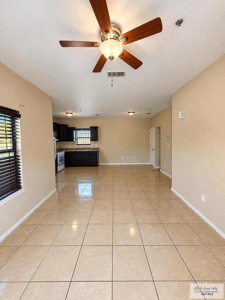 2 bed, 2.0 bath, 980 sqft, $1,350 — Photo 3