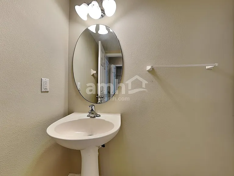 7714 Clubdale Loop — Photo 9