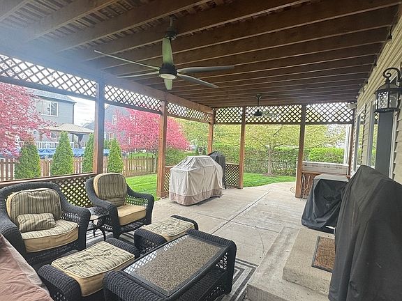 5th image of 9712 Bennington Dr